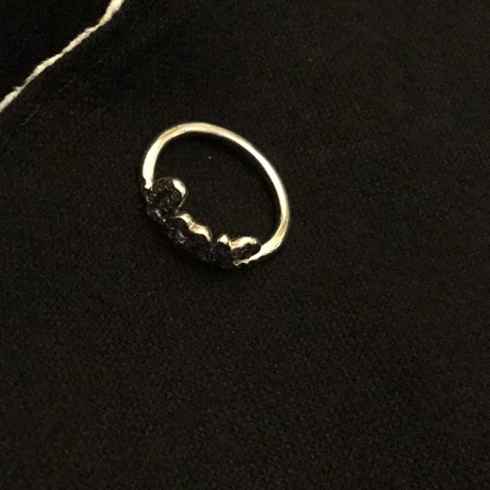 Size 5 ring - Picture 3 of 3